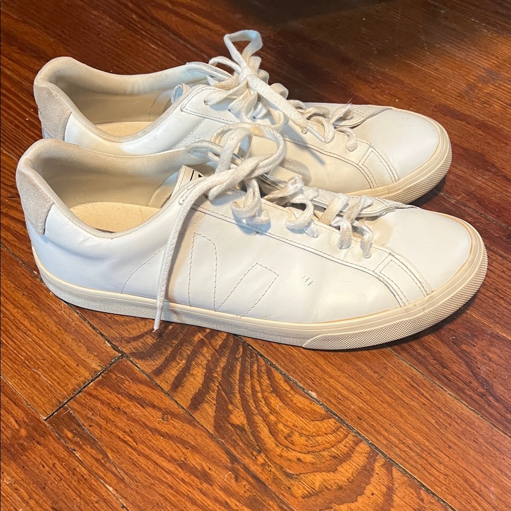 Veja White leather classic Sneakers